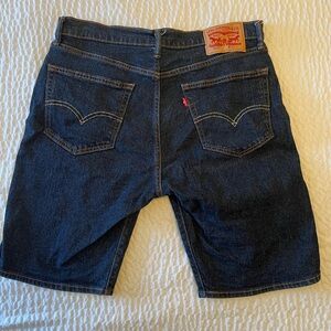 Men’s Levi shorts 32